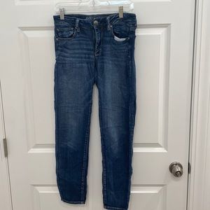 American Eagle dark wash mid rise skinny jeans. Size 6.